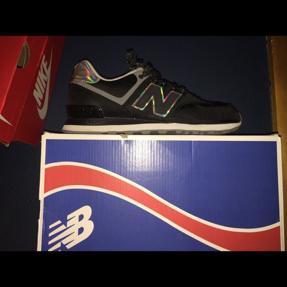 New Balance - Picture 1 of 2